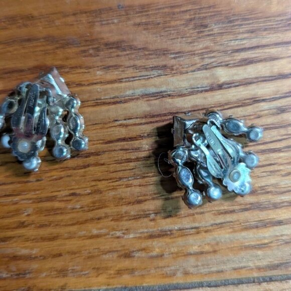 Vintage Rhinestone Clip-On Earrings With Blue Stones & Silver Tone Metal - Picture 3 of 8